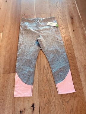 GAIAM Gray Capri Leggings with Light Pink Lower Panels